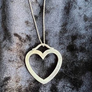 Tiffany & Co Heart Outline necklace (sterling silver)